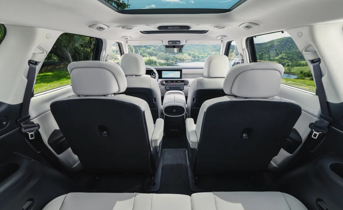 2026 Hyundai Palisade vs 2026 Toyota Highlander Interior