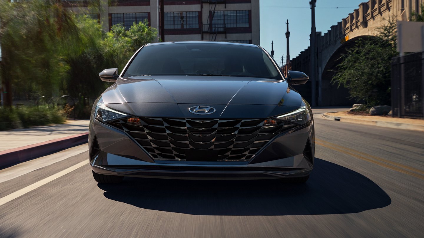 2022 Hyundai Elantra Gas Mileage by trim level