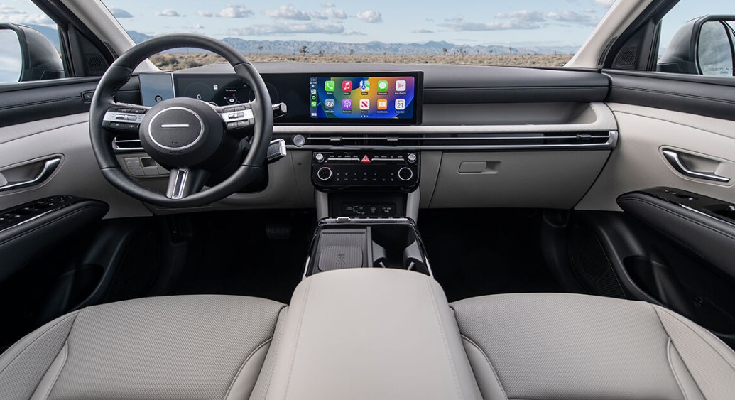 2025 Hyundai Tucson vs Toyota RAV4 Technology