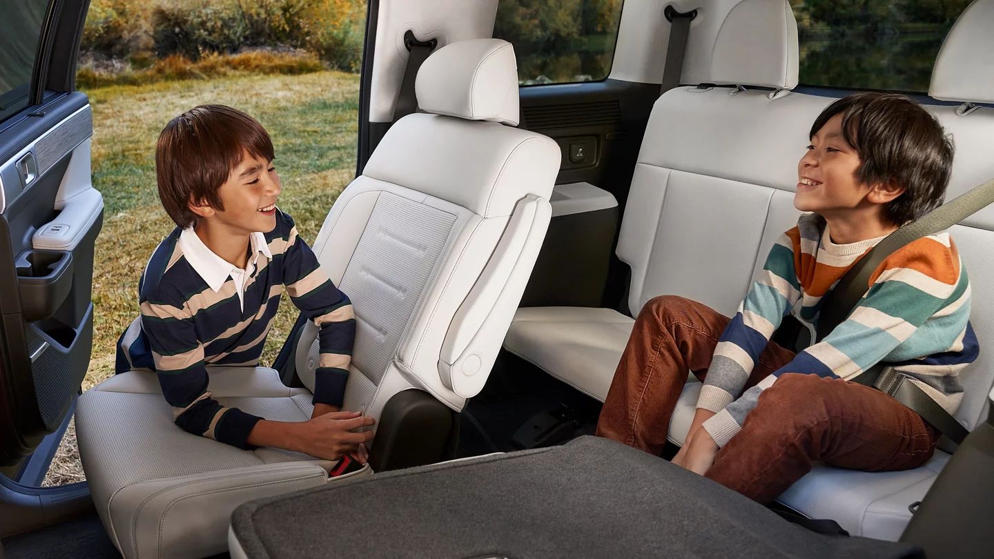 2027 Hyundai Santa Fe Technology and Interior Materials